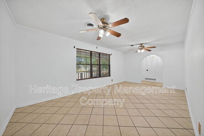 Building Photo - 7590 New Sulphur Springs Rd