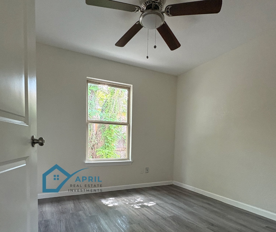 Bedroom 1 - 1927 W Mayfield Blvd