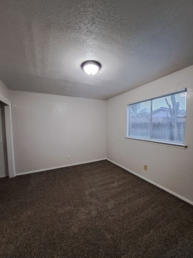 Building Photo - Beautiful 3-Bedroom Fresno Home with Backyard!