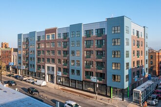 Building Photo - Logan Square Apartments