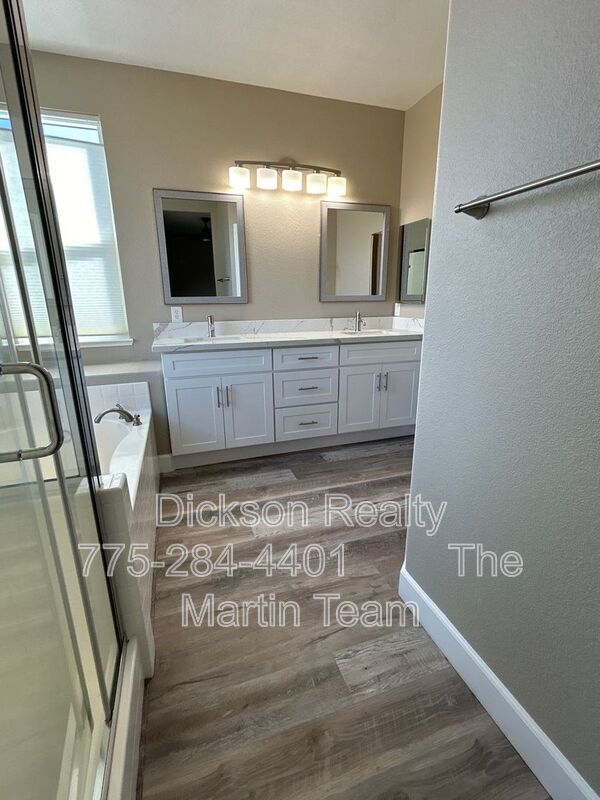Building Photo - 600 Panama Dr