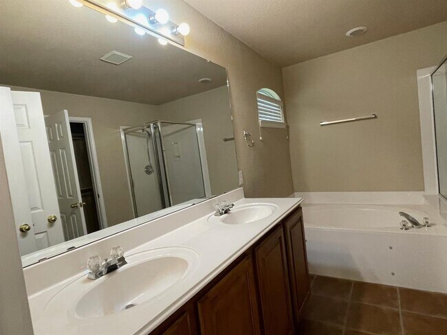 Building Photo - 2708 Granite Creek Dr