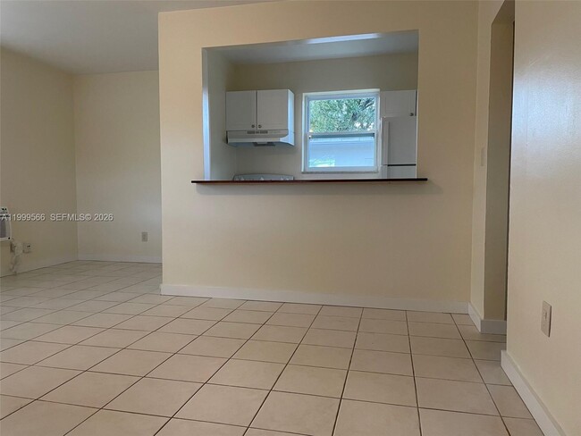 Building Photo - 1850 N 27th Ave