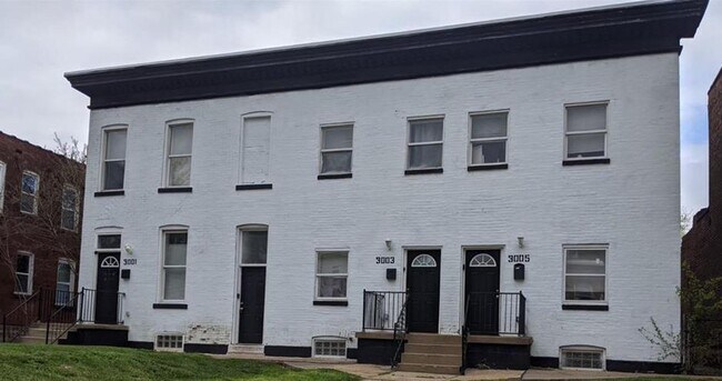 Building Photo - 3001-3005 Magnolia