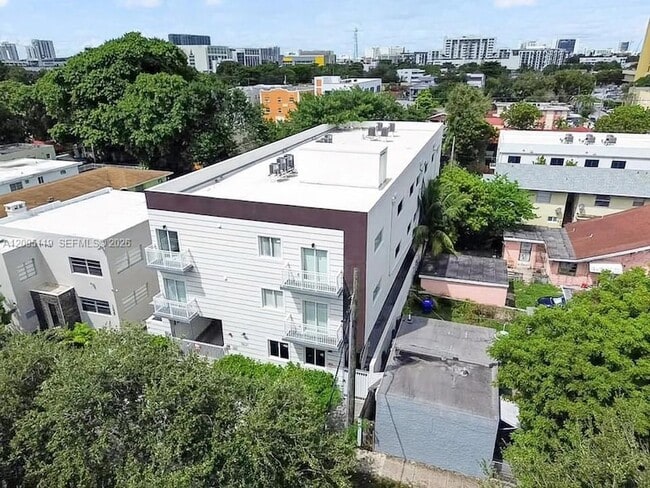 Building Photo - 1021 NW 1st St