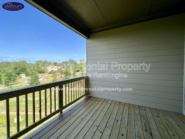 Building Photo - 2360 Manor Pointe Dr