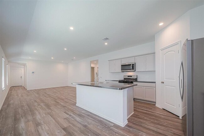 Building Photo - 5734 Avalon Woods Dr