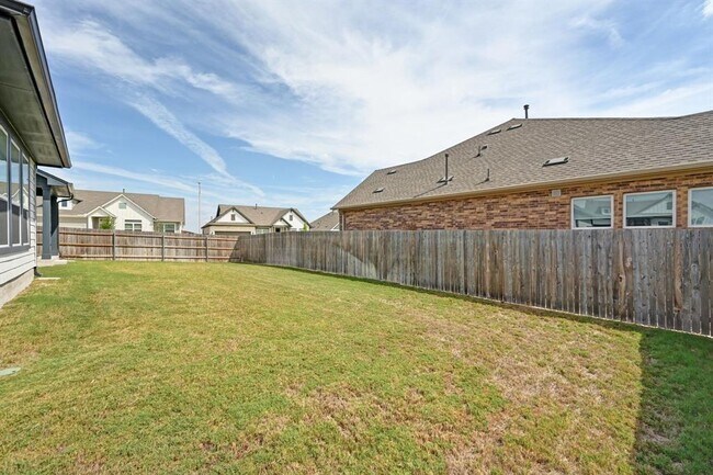 Building Photo - 115 Bamboo Dr
