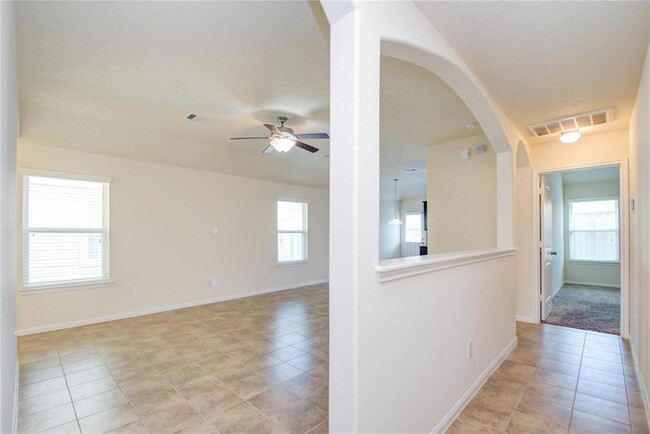 Building Photo - 2131 Tandy Park Way