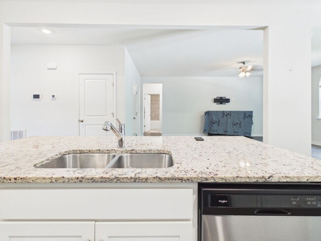 Building Photo - 5701 Brailen Dr