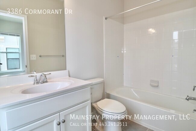 Building Photo - 2022 New Construction Townhome in Watershe...