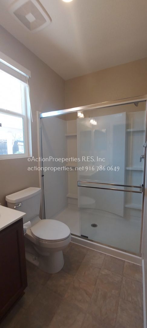 Building Photo - West Park -3 Bedroom, 2 Bath,  Single Stor...