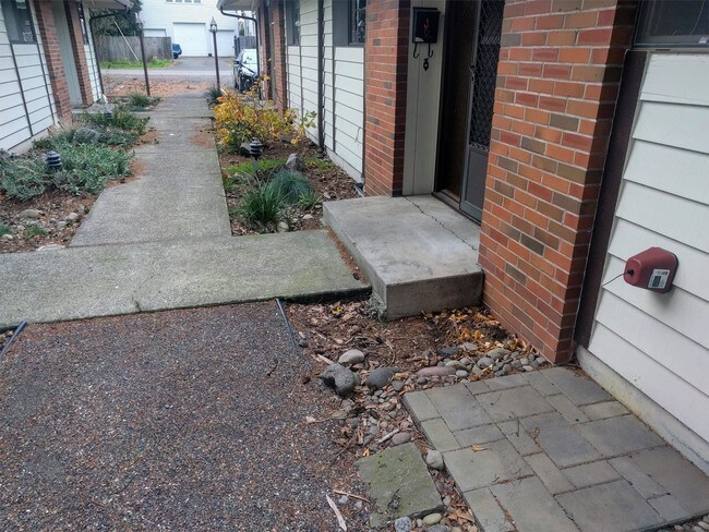 Building Photo - 407 SE 88th Ave
