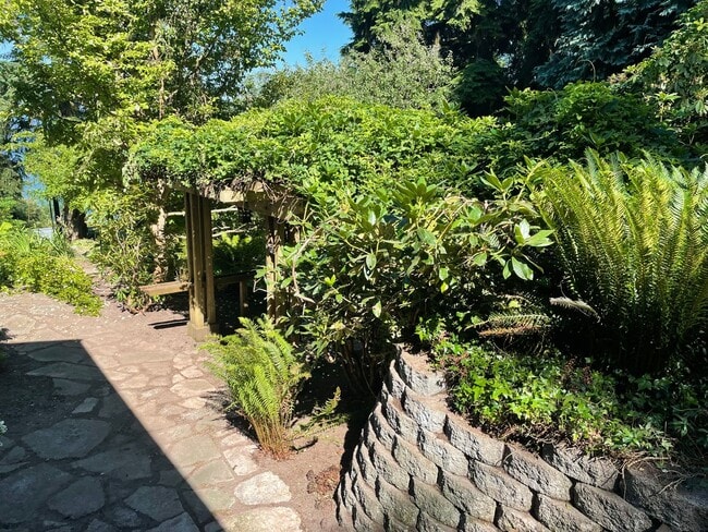 Building Photo - Langley Craftsman in Park-Like Setting and One Small Pet Allowed