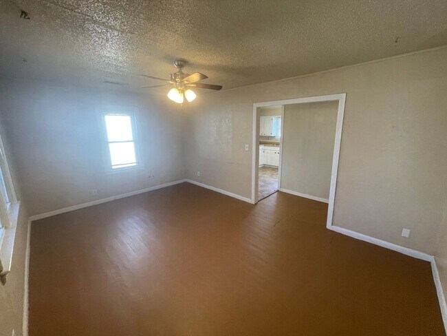 Building Photo - 3821 S Van Buren St