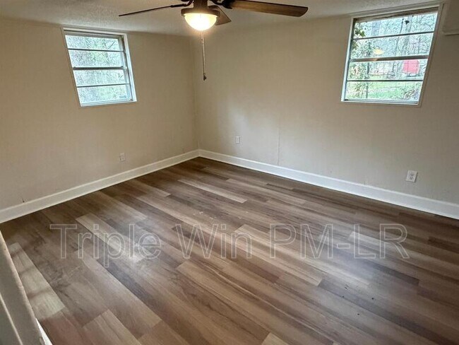 Building Photo - 8010 Westwood Ave