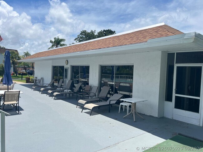 Building Photo - 2950 SE Ocean Blvd