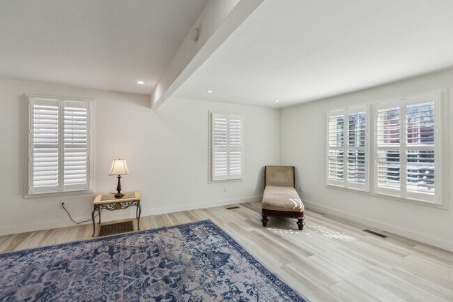 Building Photo - Chic & Modern North Charleston Home with Spacious Backyard