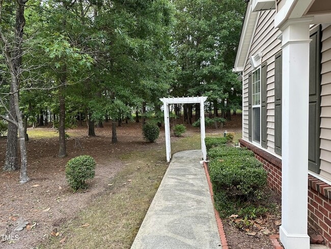 Building Photo - 501 Founders Walk Dr