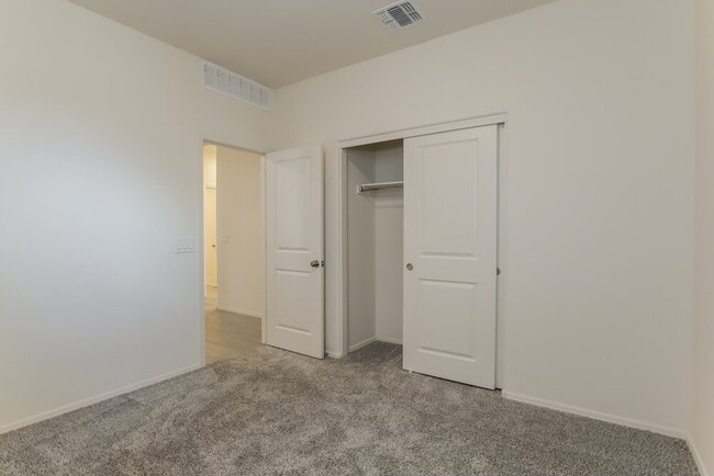 Building Photo - 12100 W Charismatic Dr