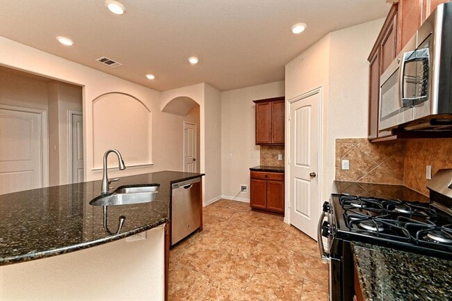 Building Photo - 265 Shale Cir