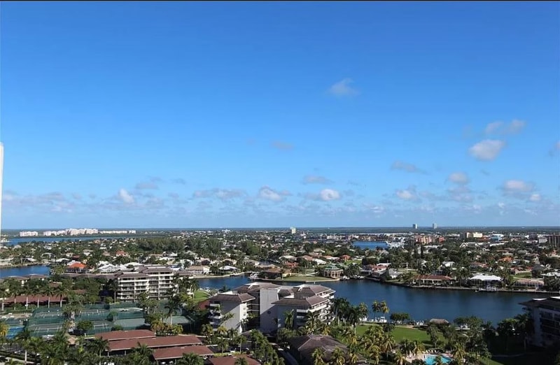 Building Photo - 320 Seaview Ct