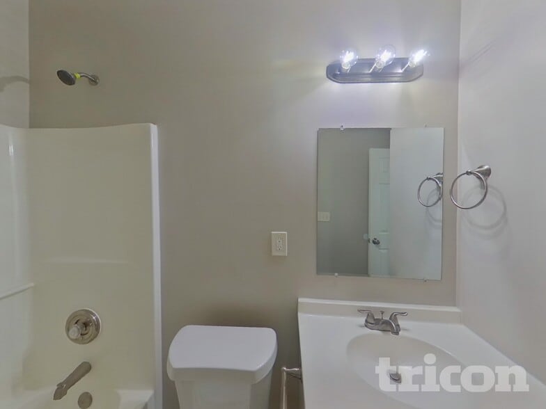 Building Photo - 1526 Jeffrey Bryan Dr