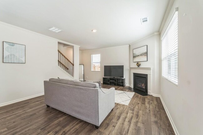 Building Photo - 7595 Jennadee Dr