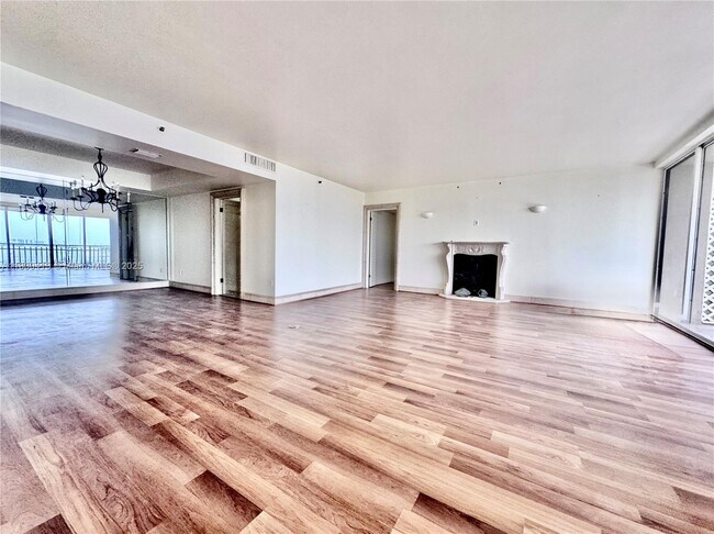 Building Photo - 11113 Biscayne Blvd