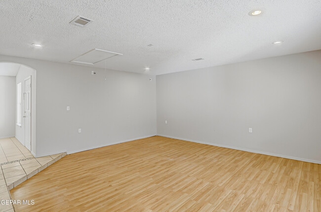 Building Photo - 12353 Tierra Apache Rd