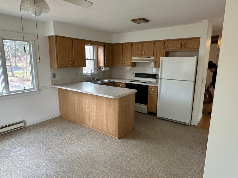 Building Photo - 6 Birch Cir