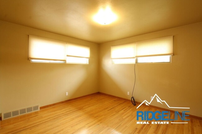 Building Photo - 2105 9th Ave S