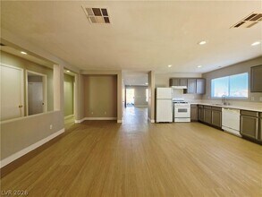 Building Photo - 5929 Forest Creek Rd