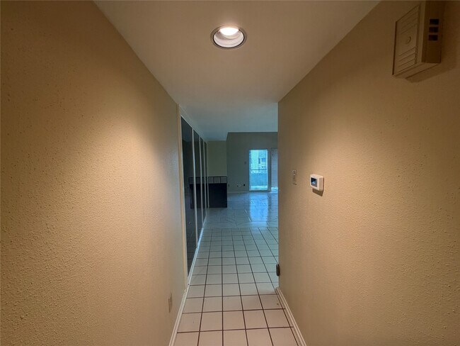 Building Photo - 14777 Wunderlich Dr