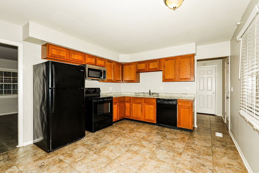 Building Photo - 4033 Arborcrest Dr
