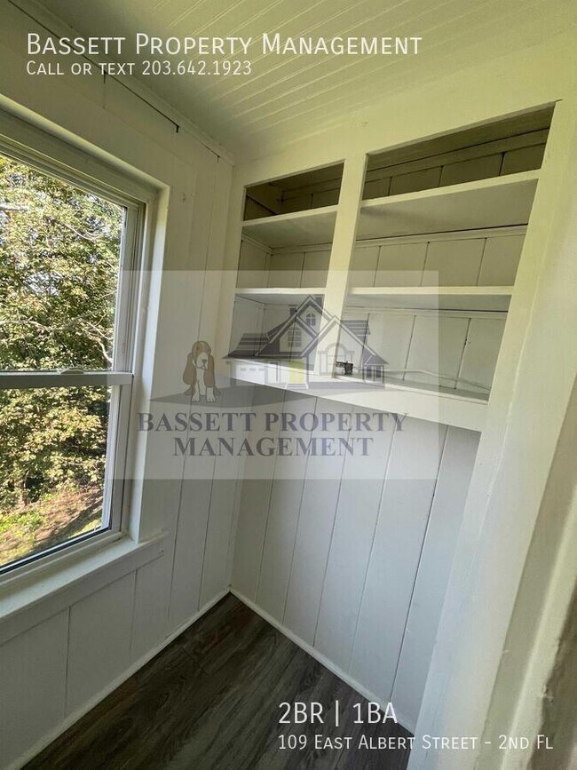 Building Photo - 109 E Albert St