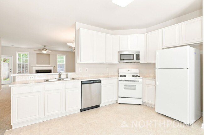 Building Photo - 4411 Log Cabin Dr