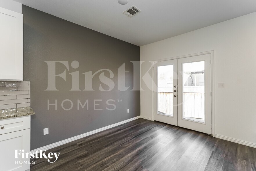 Building Photo - 7308 Parkside Pl Dr