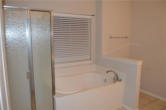 Building Photo - 6100 Horse Trap Dr