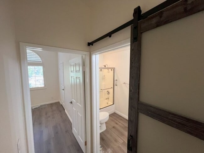 Building Photo - COMPLETELY REMODELED 3 Beds+2.5 Baths 2-st...