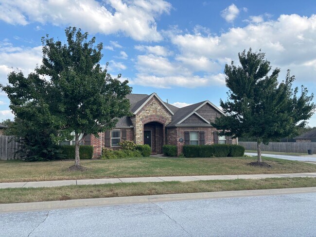 Primary Photo - Available Now! Beautiful 3-Bedroom, 2-Bath...