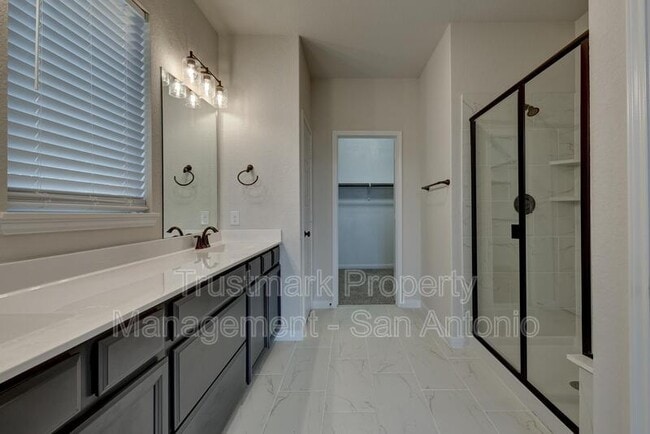 Building Photo - 9007 Shady Mountain
