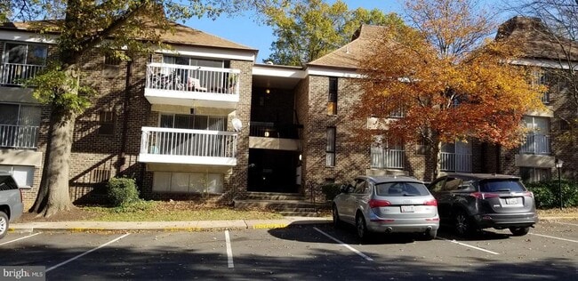 Building Photo - 3320 Hewitt Ave