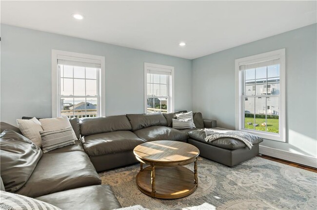 Building Photo - 11 Defelice Rd