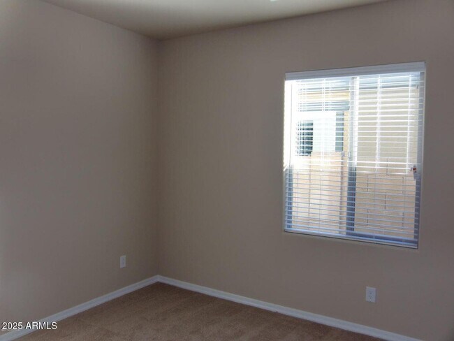 Building Photo - 3535 S Jasmine Dr