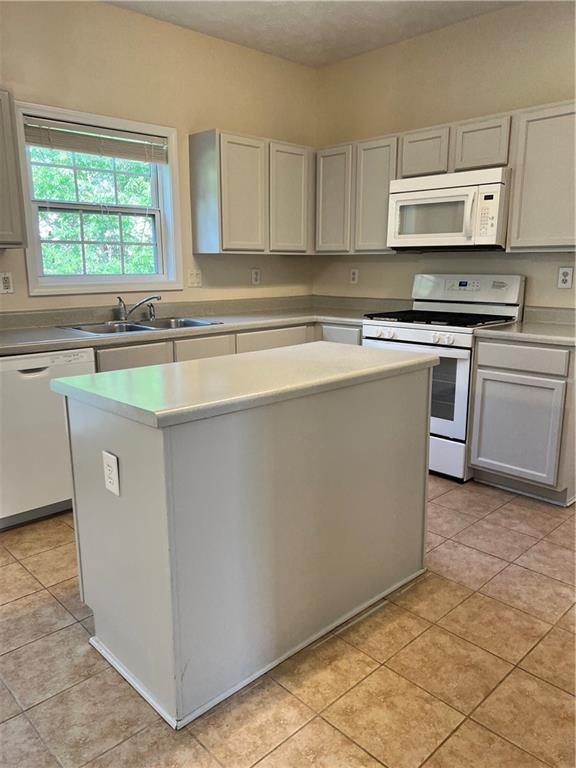 Building Photo - 1511 Hampton Woods Dr