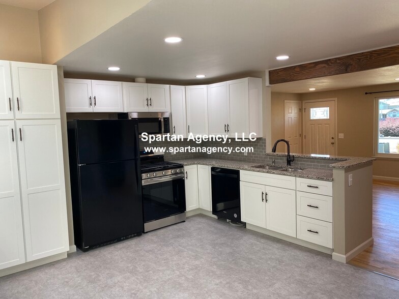 Building Photo - 1305 23rd St NW