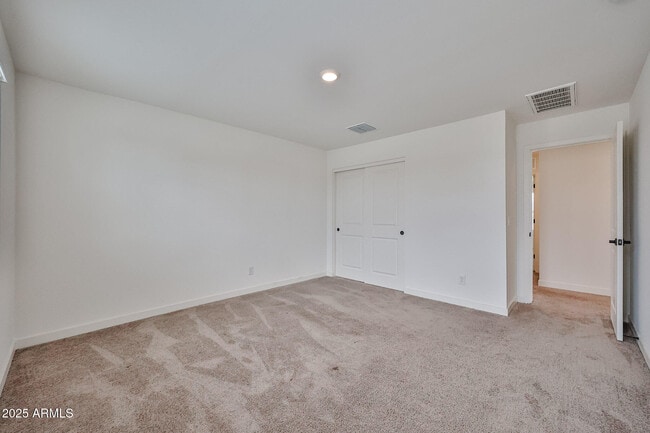 Building Photo - 509 E Elm Ln