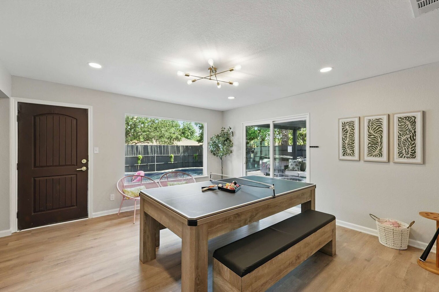 Building Photo - 522 Flamingo Way