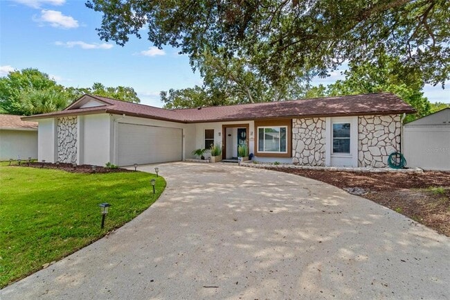 Building Photo - 2824 Paddock Dr